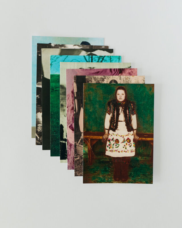Купіть виріб ручної роботи Postcards від Nadiia World. Ідеальний вибір для додавання вишуканості та шарму до вашого житлового простору або колекції особистих аксесуарів.