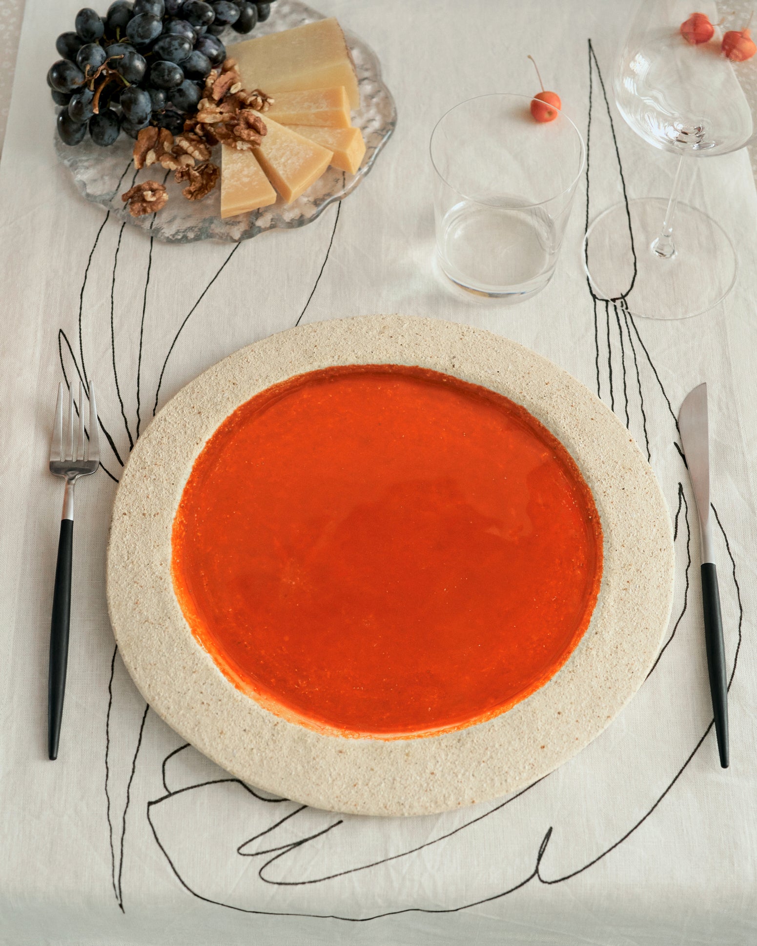 Купіть виріб ручної роботи Table Runner “Vegetables” in Carrot від Nadiia World. Ідеальний вибір для додавання вишуканості та шарму до вашого житлового простору або колекції особистих аксесуарів.