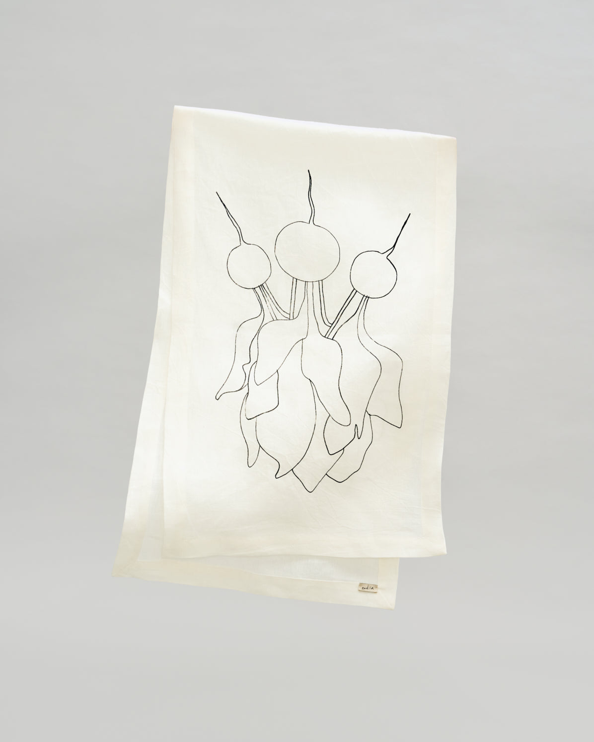 Купіть виріб ручної роботи Table Runner “Vegetables” in Beet від Nadiia World. Ідеальний вибір для додавання вишуканості та шарму до вашого житлового простору або колекції особистих аксесуарів.