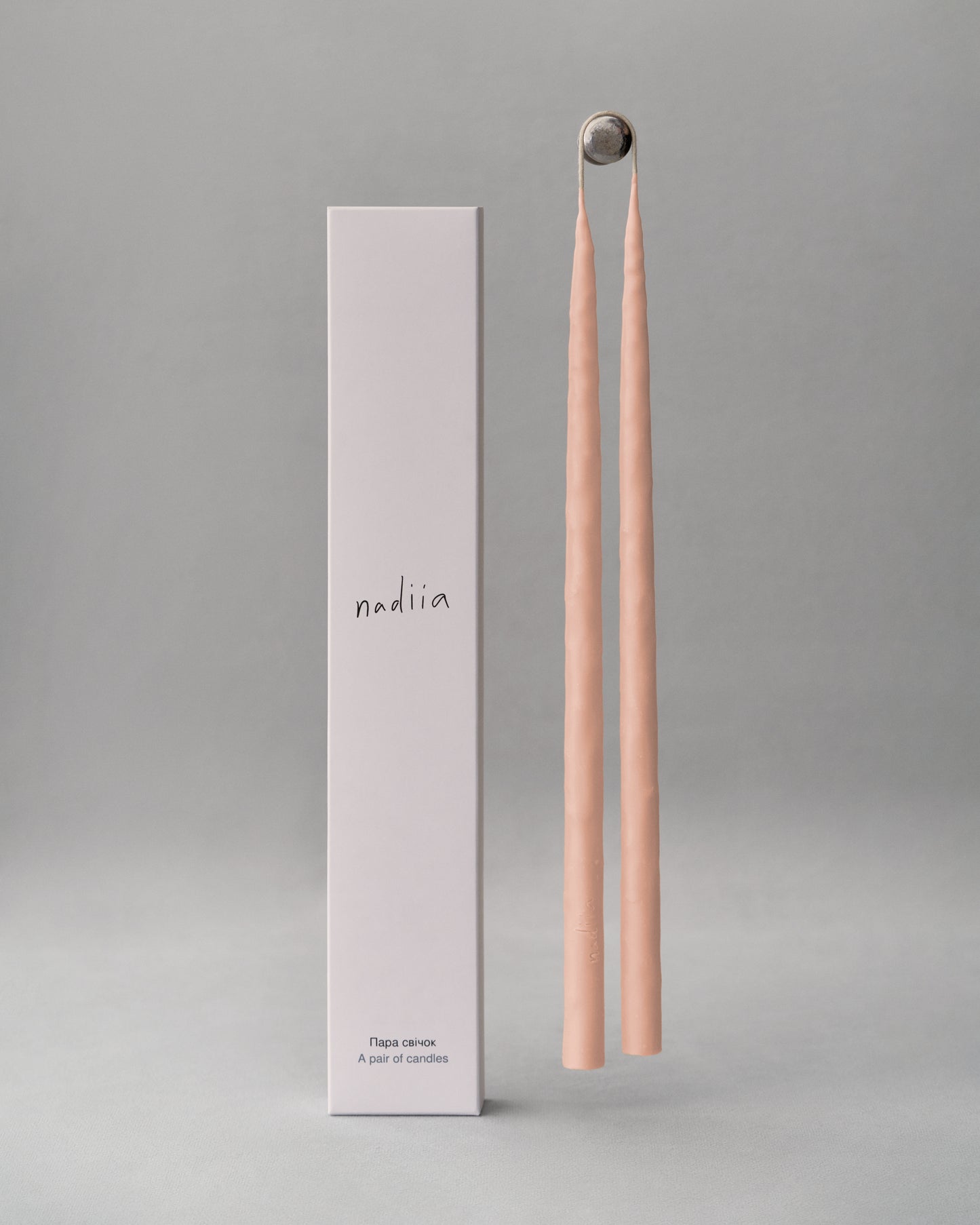 Купіть виріб ручної роботи Two candles set "Pink Haze" від Nadiia World. Ідеальний вибір для додавання вишуканості та шарму до вашого житлового простору або колекції особистих аксесуарів.