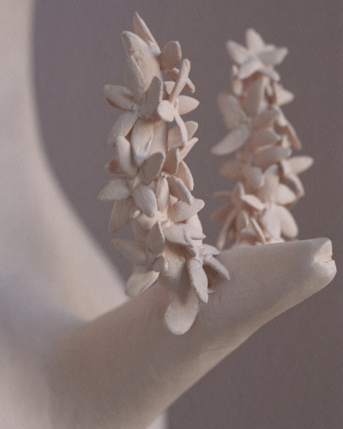 Купіть виріб ручної роботи Art object "Sarna" від Nadiia World. Ідеальний вибір для додавання вишуканості та шарму до вашого житлового простору або колекції особистих аксесуарів.