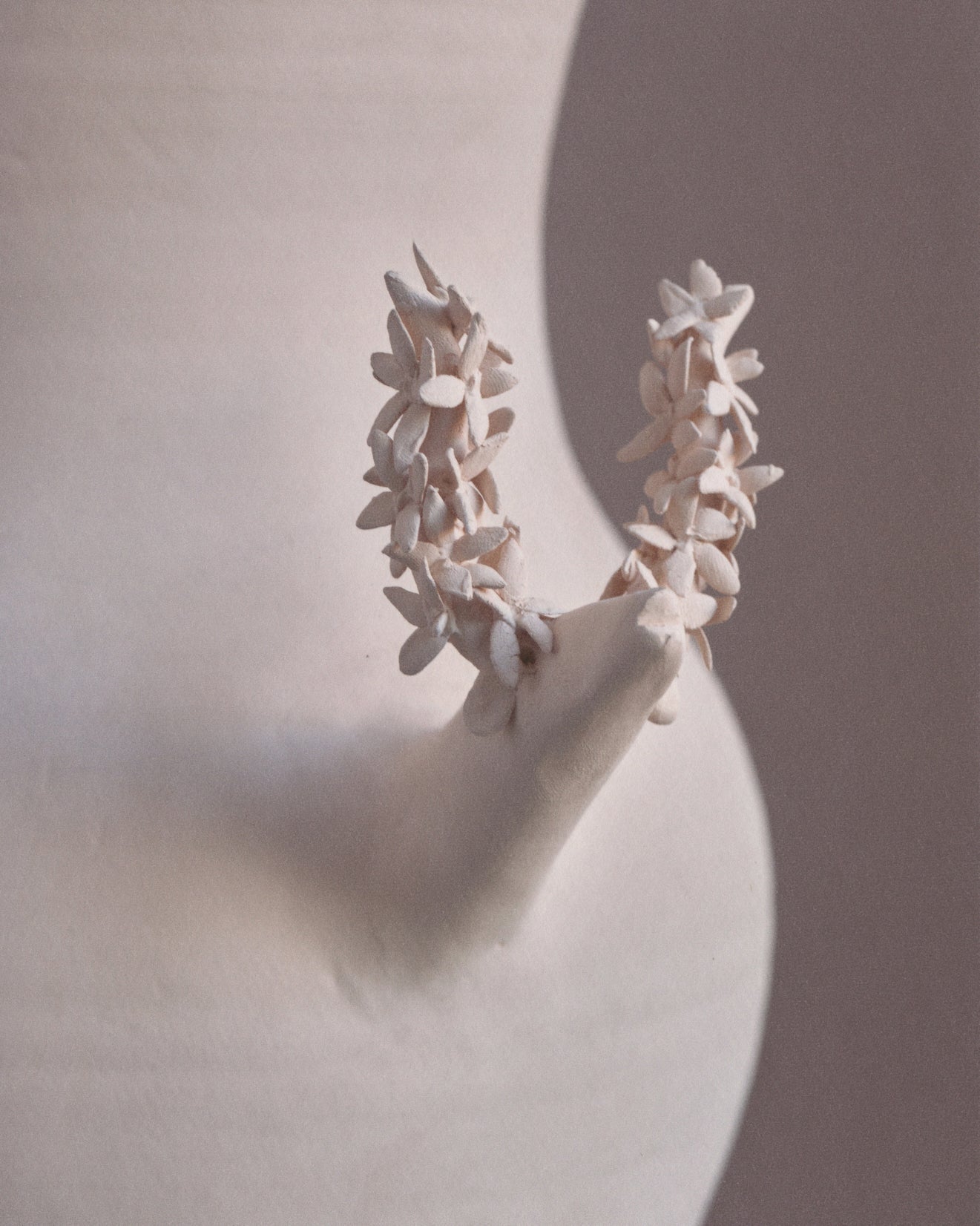 Купіть виріб ручної роботи Art object "Sarna" від Nadiia World. Ідеальний вибір для додавання вишуканості та шарму до вашого житлового простору або колекції особистих аксесуарів.