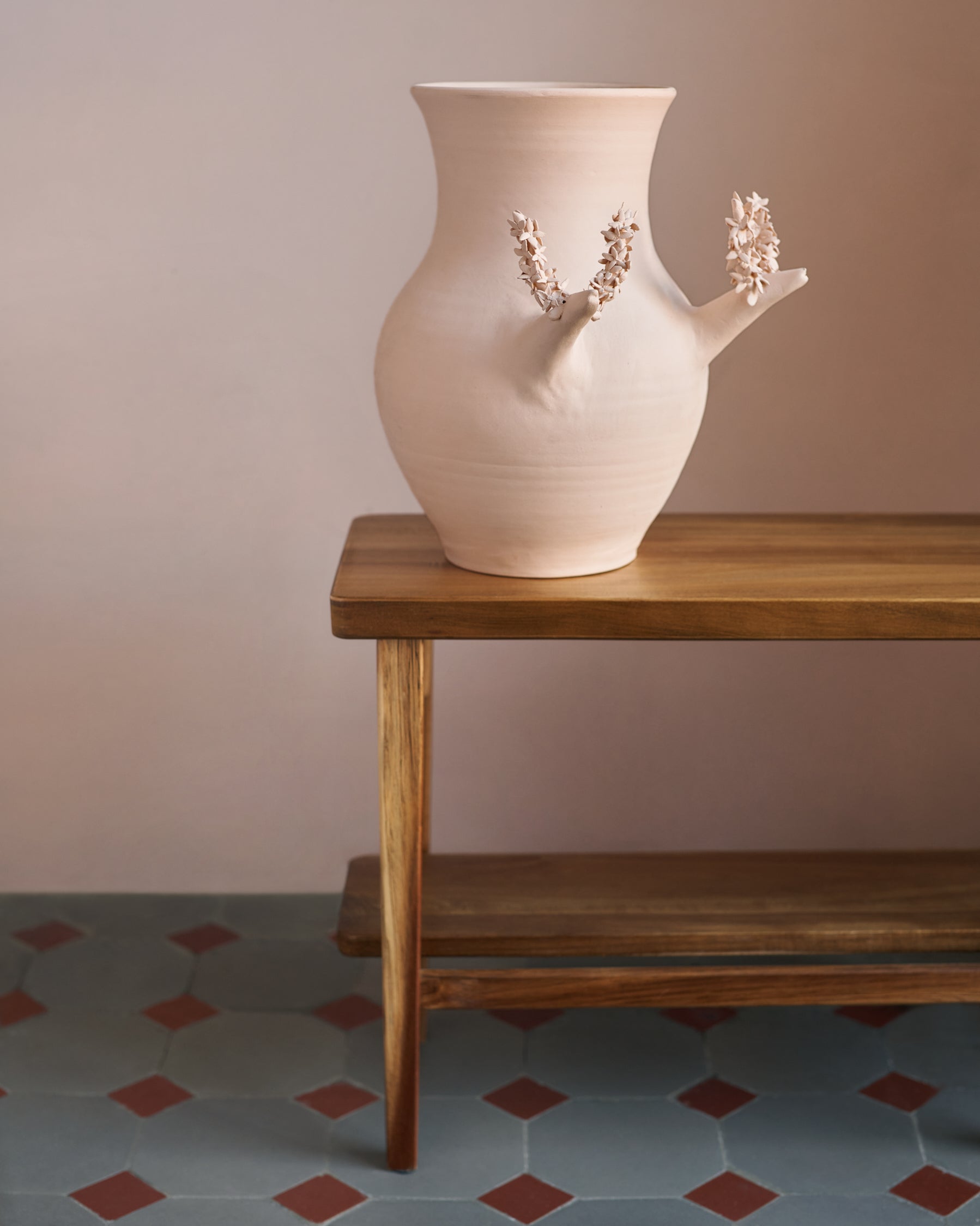 Купіть виріб ручної роботи Art object "Sarna" від Nadiia World. Ідеальний вибір для додавання вишуканості та шарму до вашого житлового простору або колекції особистих аксесуарів.