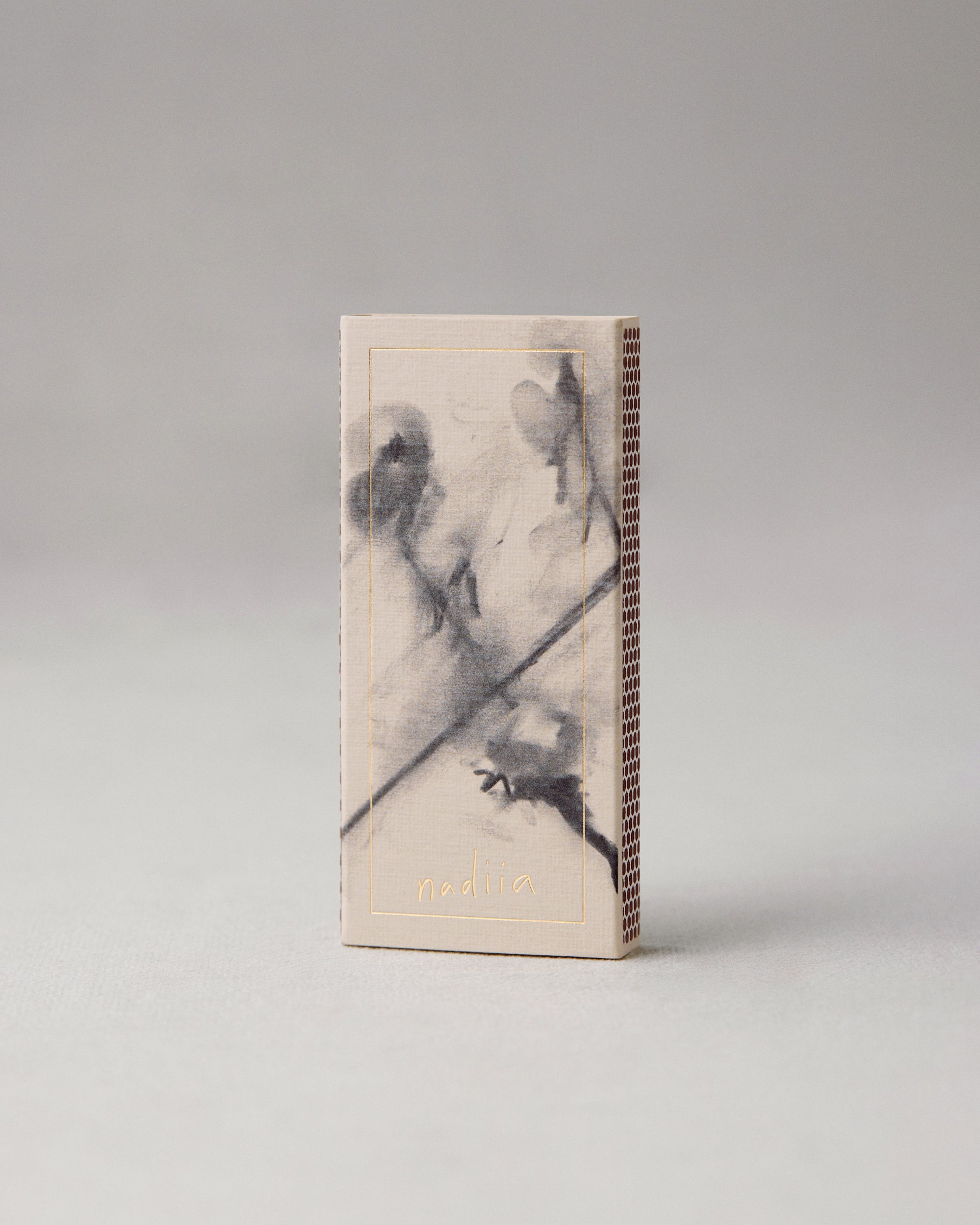 Купіть виріб ручної роботи Matches 2 від Nadiia World. Ідеальний вибір для додавання вишуканості та шарму до вашого житлового простору або колекції особистих аксесуарів.