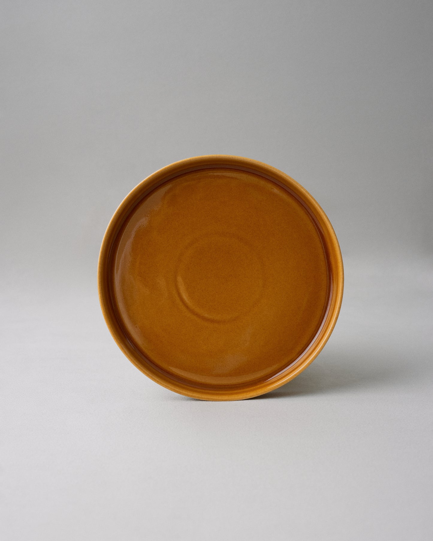 Купіть виріб ручної роботи Candle Dish від Nadiia World. Ідеальний вибір для додавання вишуканості та шарму до вашого житлового простору або колекції особистих аксесуарів.
