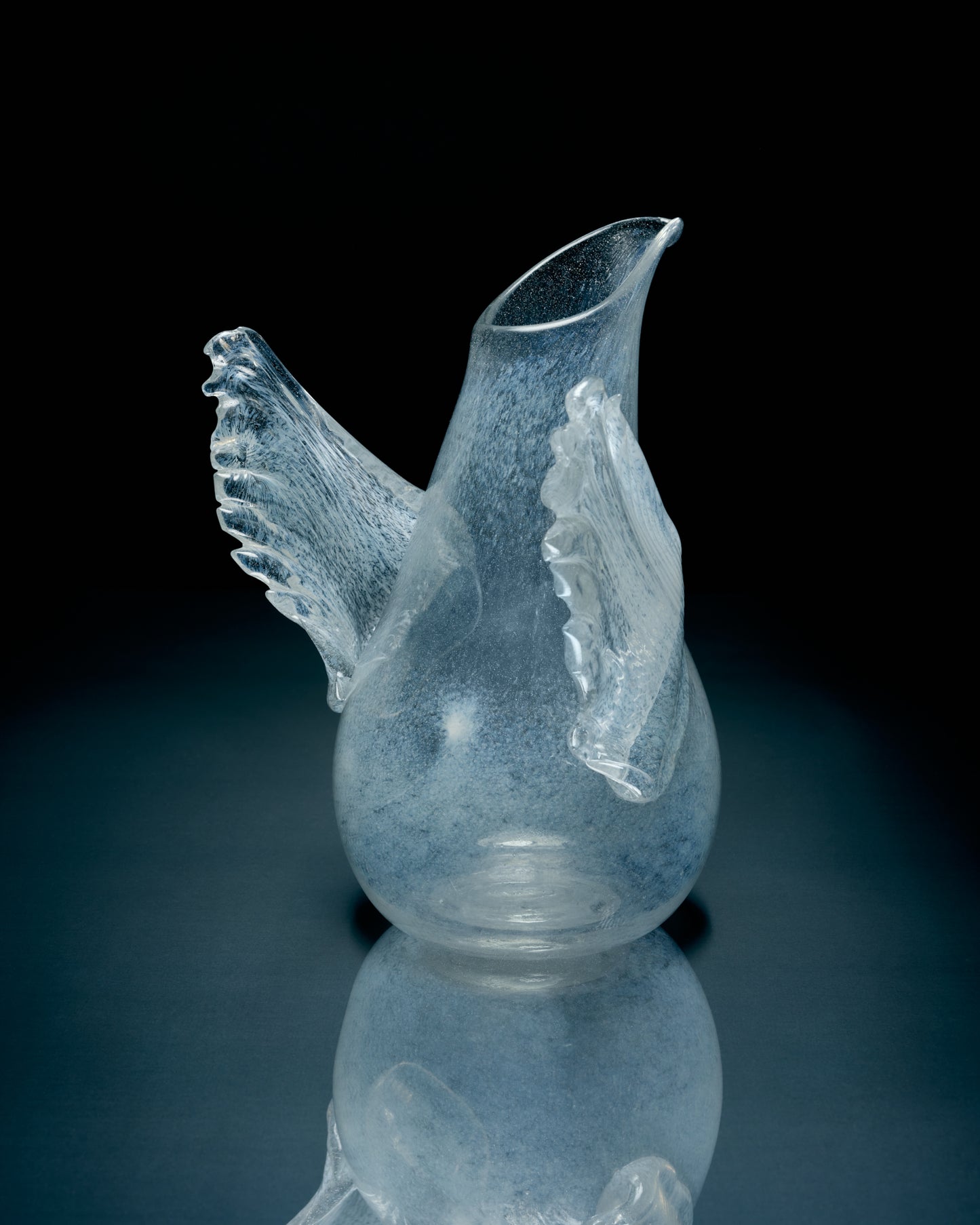 Купіть виріб ручної роботи Wings Decanter від Nadiia World. Ідеальний вибір для додавання вишуканості та шарму до вашого житлового простору або колекції особистих аксесуарів.
