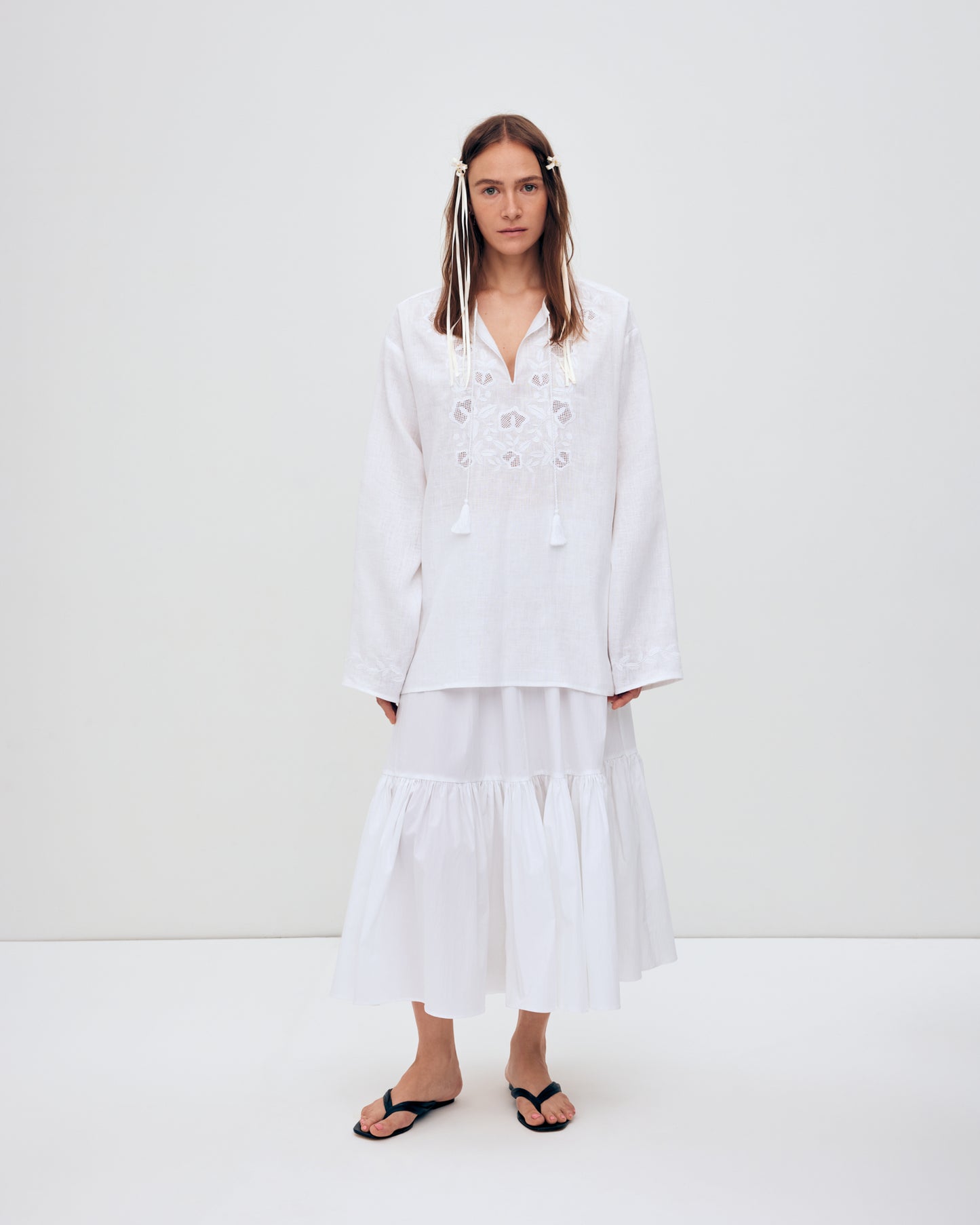 Купіть виріб ручної роботи Embroidered shirt Babylon XX in White від Nadiia World. Ідеальний вибір для додавання вишуканості та шарму до вашого житлового простору або колекції особистих аксесуарів.