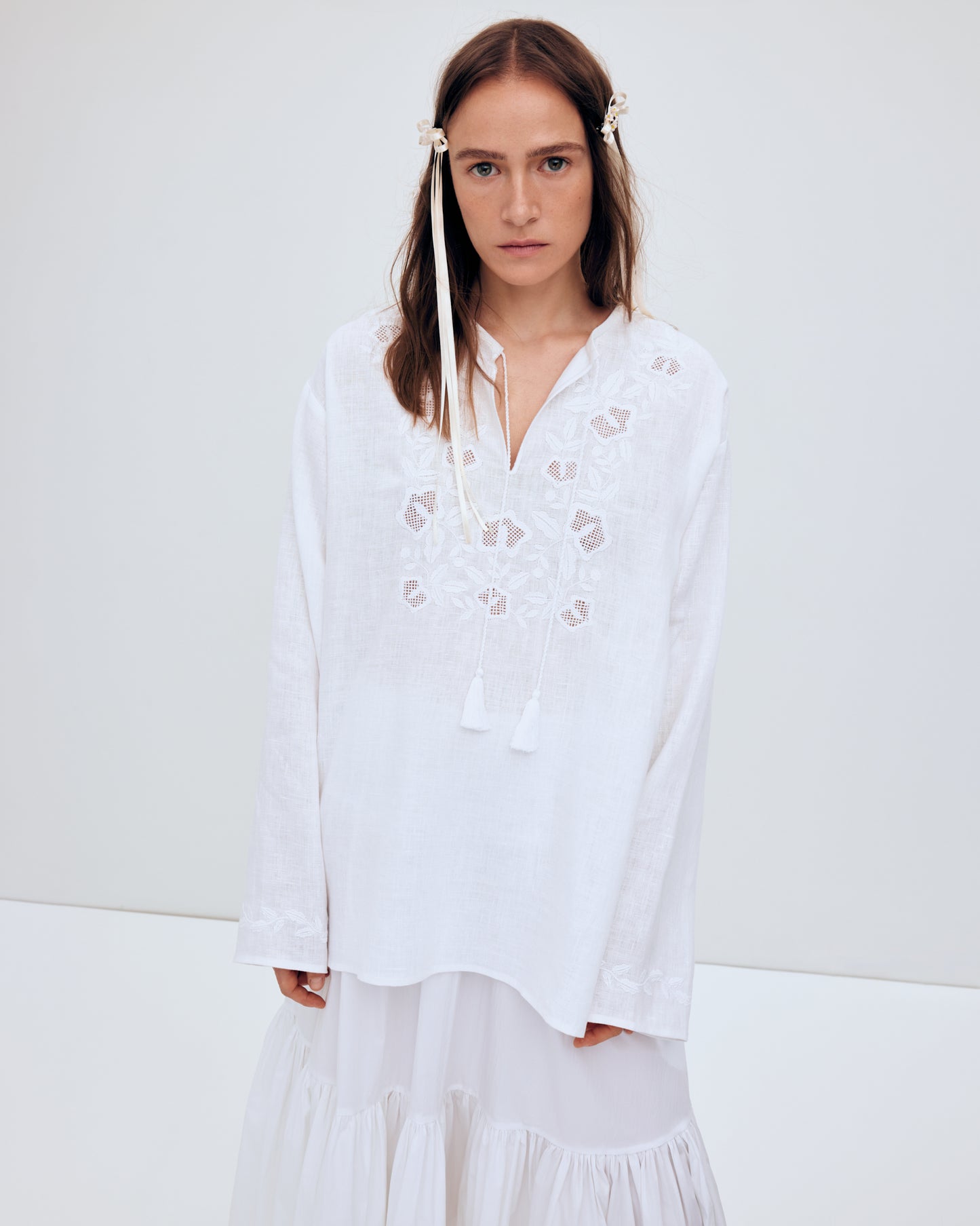 Купіть виріб ручної роботи Embroidered shirt Babylon XX in White від Nadiia World. Ідеальний вибір для додавання вишуканості та шарму до вашого житлового простору або колекції особистих аксесуарів.