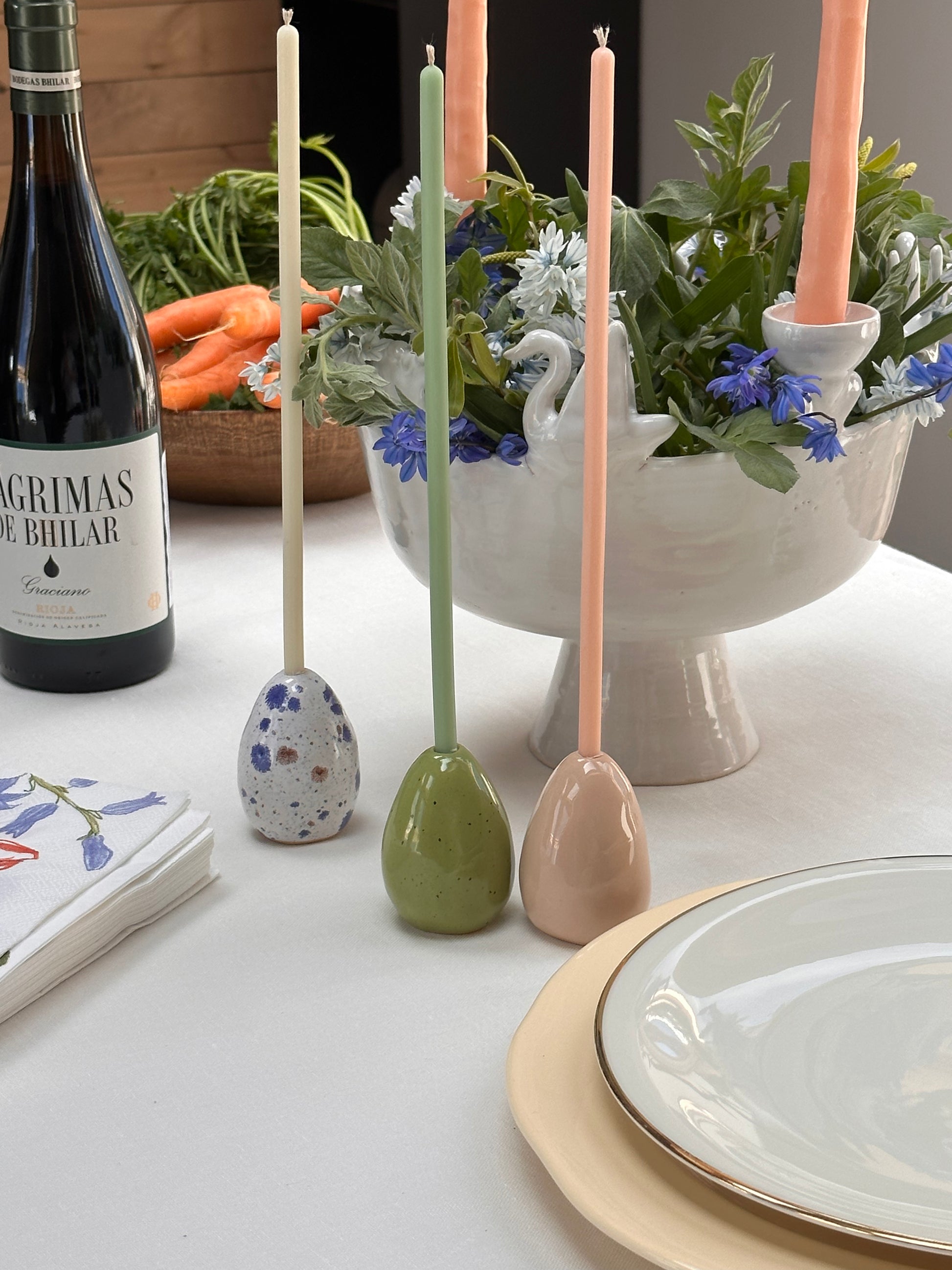 Купіть виріб ручної роботи Two candles set "Pink Haze" від Nadiia World. Ідеальний вибір для додавання вишуканості та шарму до вашого житлового простору або колекції особистих аксесуарів.