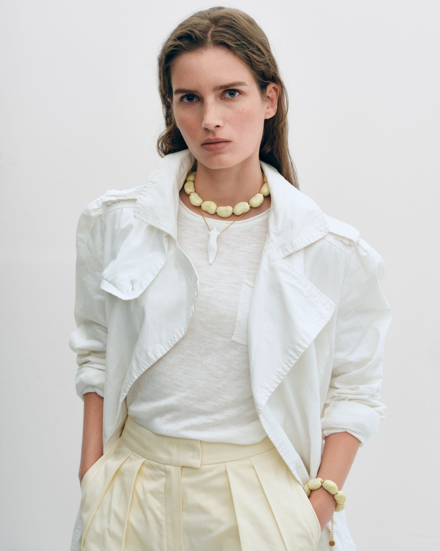 Купіть виріб ручної роботи Yellow "Beans" Necklace від Nadiia World. Ідеальний вибір для додавання вишуканості та шарму до вашого житлового простору або колекції особистих аксесуарів.