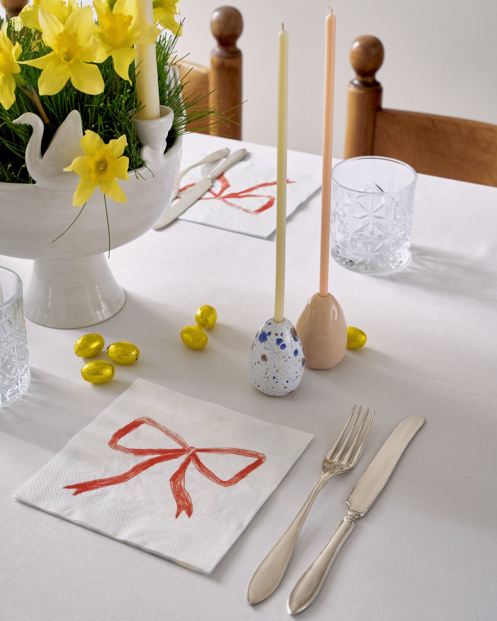 Купіть виріб ручної роботи 8 Honey Candles "Menthol Mint" від Nadiia World. Ідеальний вибір для додавання вишуканості та шарму до вашого житлового простору або колекції особистих аксесуарів.