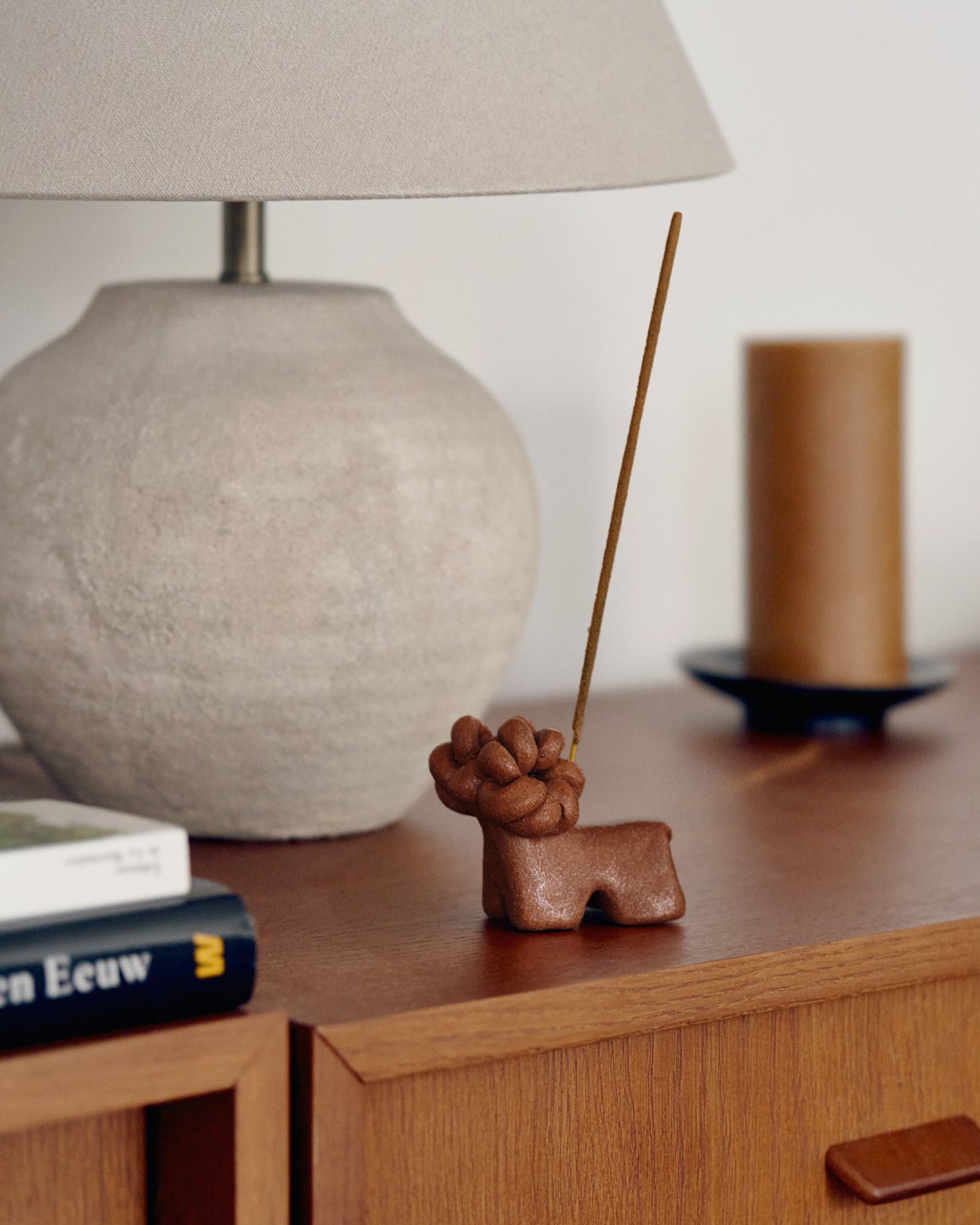 Купіть виріб ручної роботи Terracotta Ram від Nadiia World. Ідеальний вибір для додавання вишуканості та шарму до вашого житлового простору або колекції особистих аксесуарів.