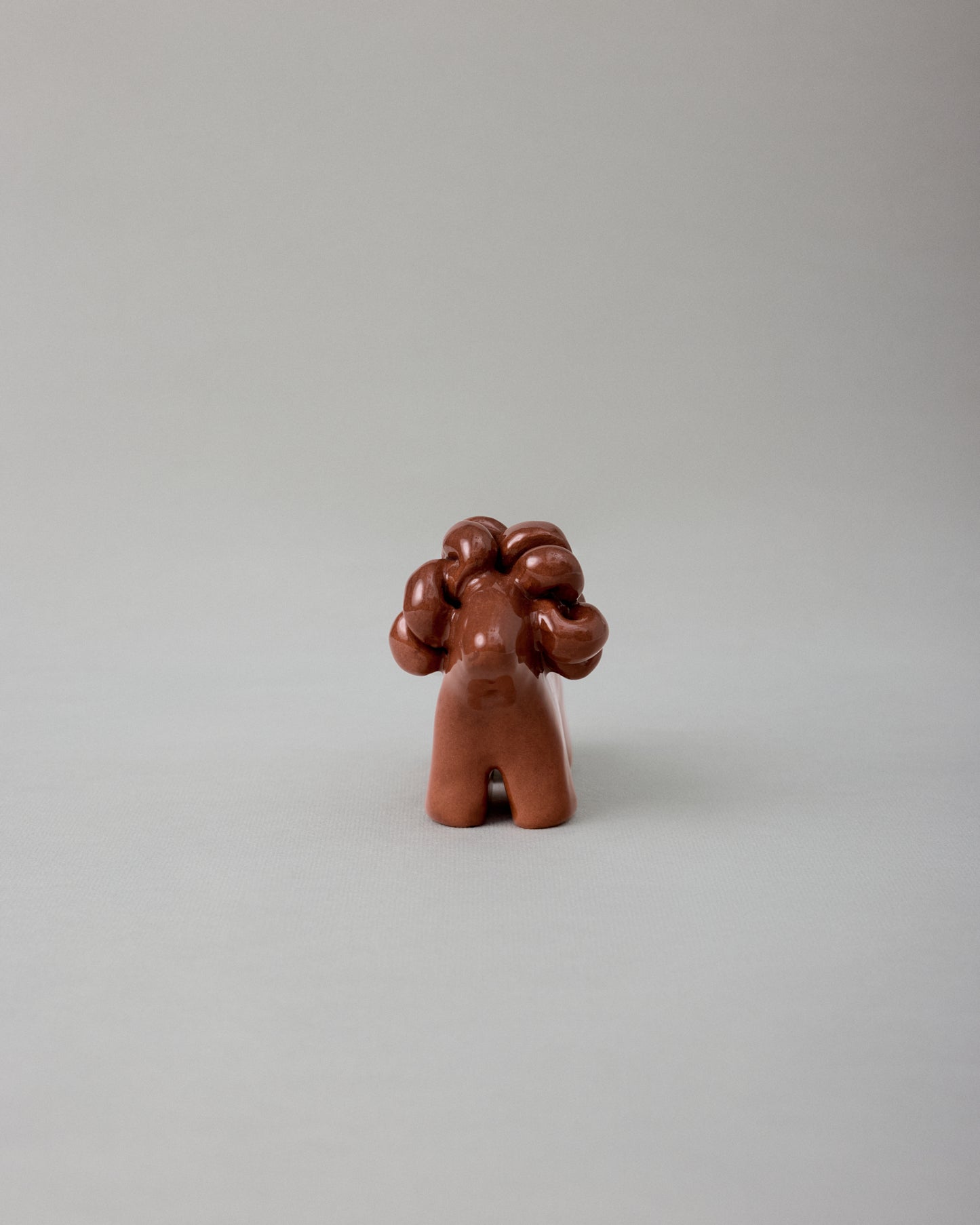 Купіть виріб ручної роботи Ram Terracotta Light Chocolate від Nadiia World. Ідеальний вибір для додавання вишуканості та шарму до вашого житлового простору або колекції особистих аксесуарів.