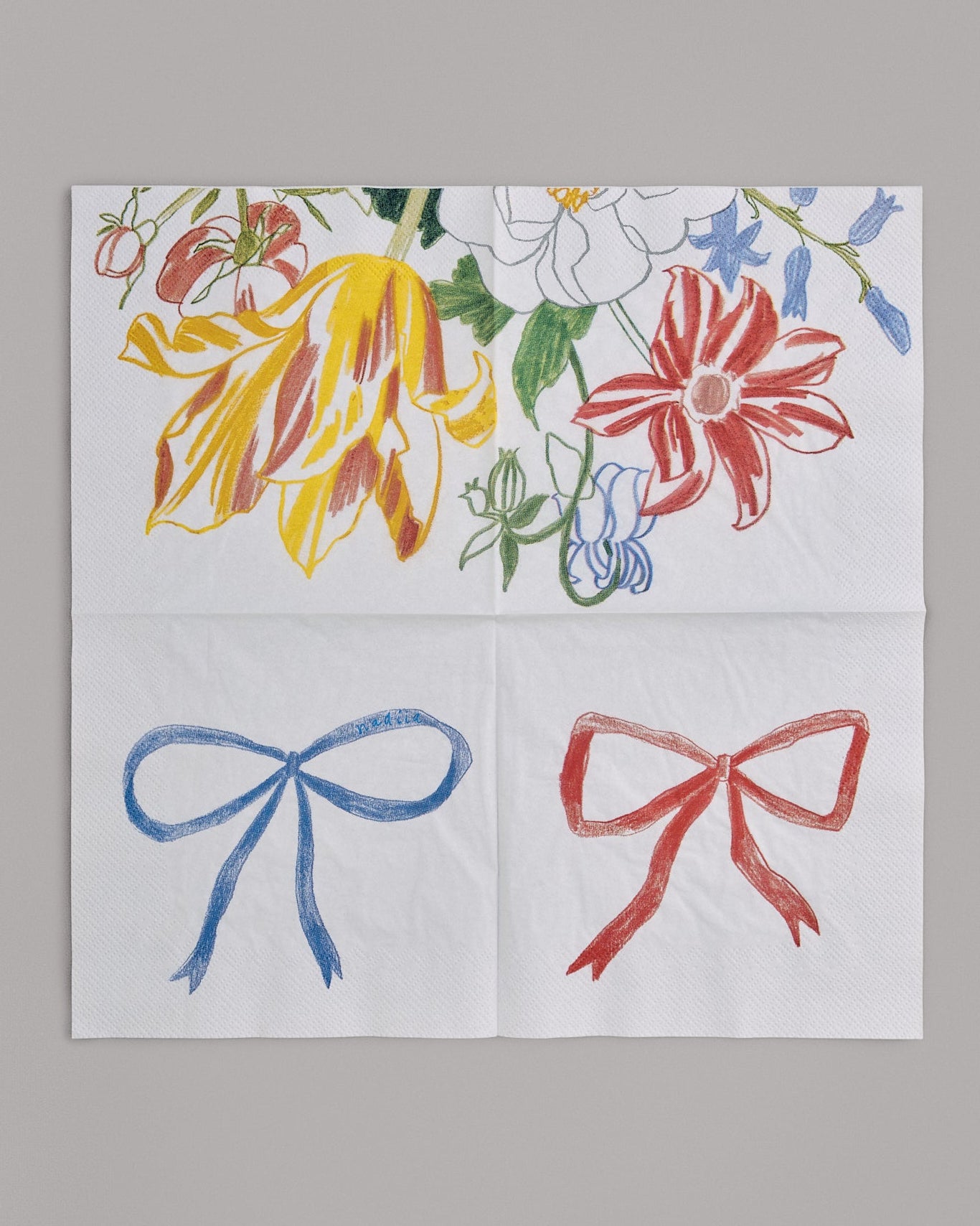 Купіть виріб ручної роботи Napkin Set "Festive Mood Bow" від Nadiia World. Ідеальний вибір для додавання вишуканості та шарму до вашого житлового простору або колекції особистих аксесуарів.