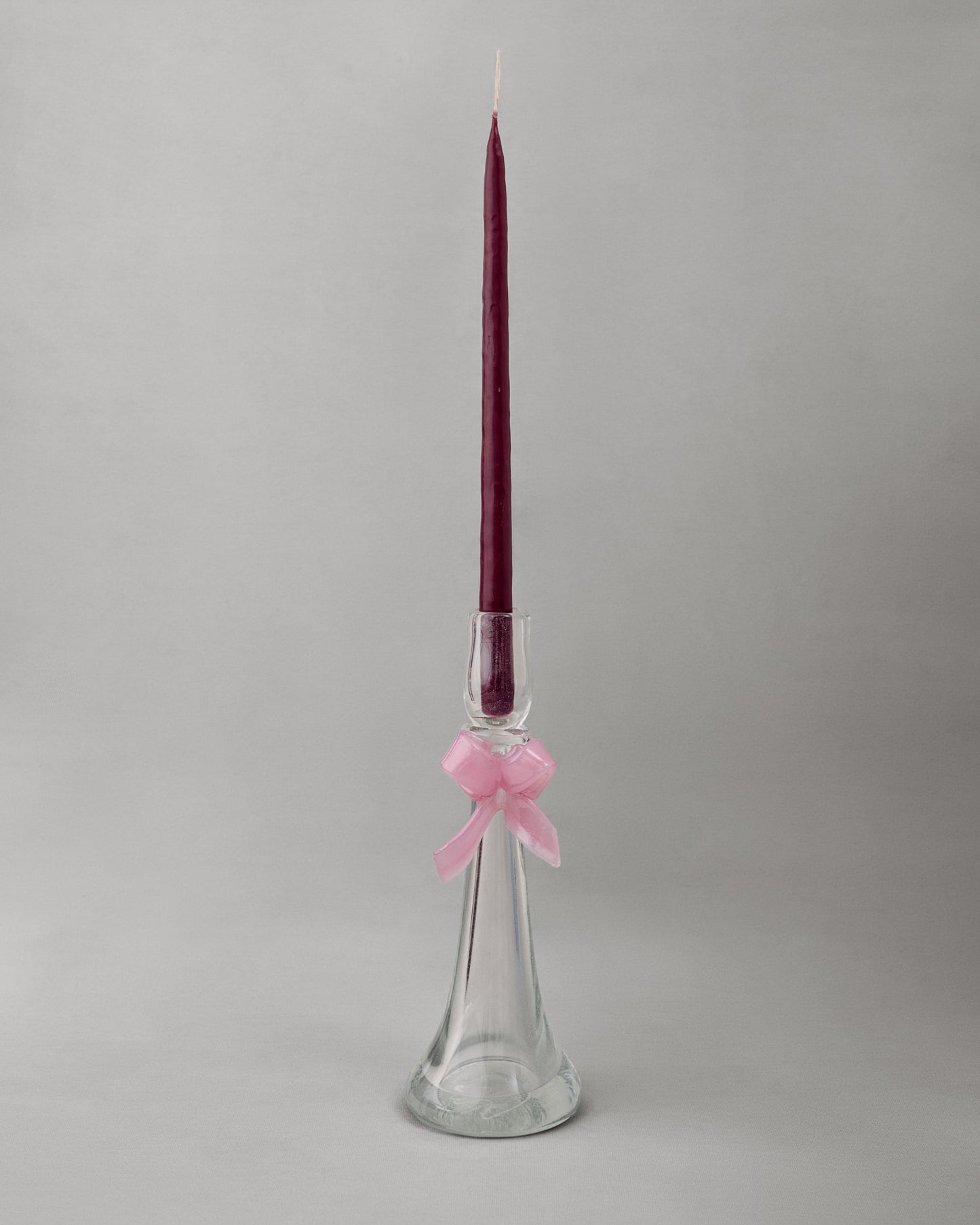 Купіть виріб ручної роботи Chandelier Candlestick "Bow" від Nadiia World. Ідеальний вибір для додавання вишуканості та шарму до вашого житлового простору або колекції особистих аксесуарів.
