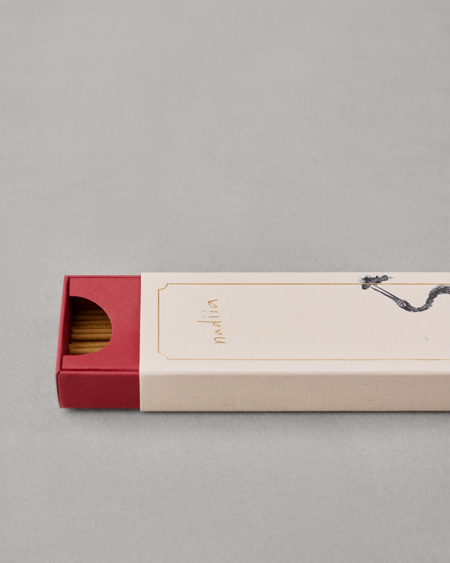 Купіть виріб ручної роботи Incense "Water Lily" від Nadiia World. Ідеальний вибір для додавання вишуканості та шарму до вашого житлового простору або колекції особистих аксесуарів.