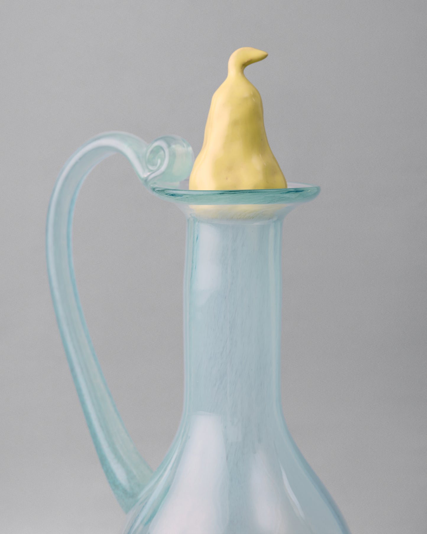 Купіть виріб ручної роботи Set 2 Hand-Blown Water Pitcher “Antique Well” від Nadiia World. Ідеальний вибір для додавання вишуканості та шарму до вашого житлового простору або колекції особистих аксесуарів.