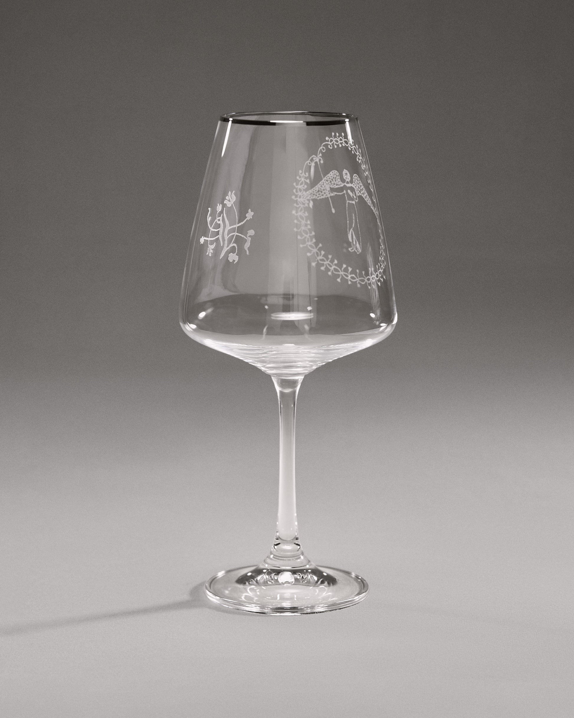 Купіть виріб ручної роботи “Guardian Angel” Glass від Nadiia World. Ідеальний вибір для додавання вишуканості та шарму до вашого житлового простору або колекції особистих аксесуарів.