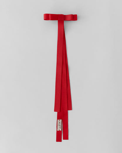 Купіть виріб ручної роботи Ribbon Barette in Red Cherry від Nadiia World. Ідеальний вибір для додавання вишуканості та шарму до вашого житлового простору або колекції особистих аксесуарів.