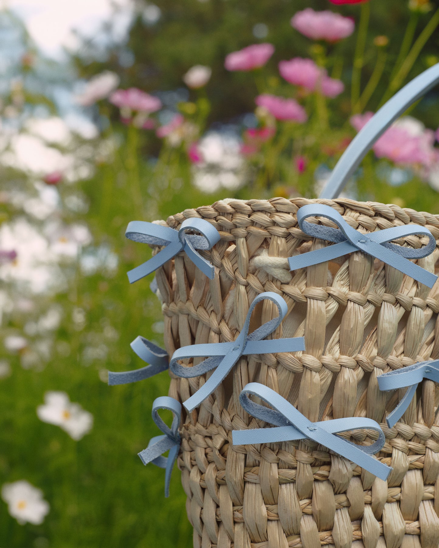Купіть виріб ручної роботи Baby Blue Bag від Nadiia World. Ідеальний вибір для додавання вишуканості та шарму до вашого житлового простору або колекції особистих аксесуарів.