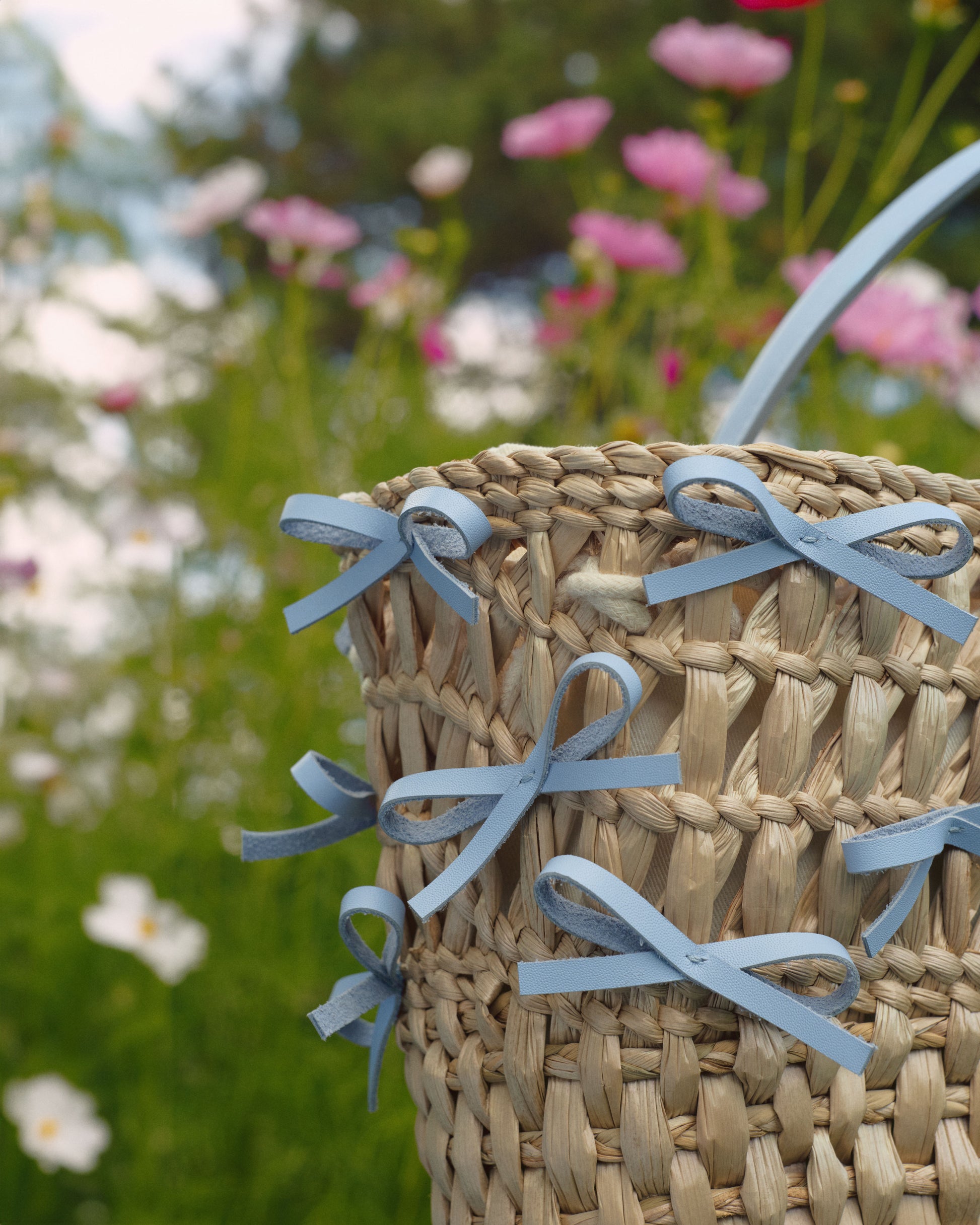 Купіть виріб ручної роботи Baby Blue Bag від Nadiia World. Ідеальний вибір для додавання вишуканості та шарму до вашого житлового простору або колекції особистих аксесуарів.