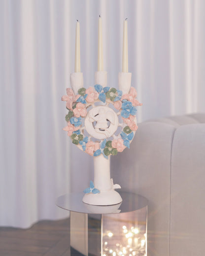 Купіть виріб ручної роботи Trinity candlestick від Nadiia World. Ідеальний вибір для додавання вишуканості та шарму до вашого житлового простору або колекції особистих аксесуарів.