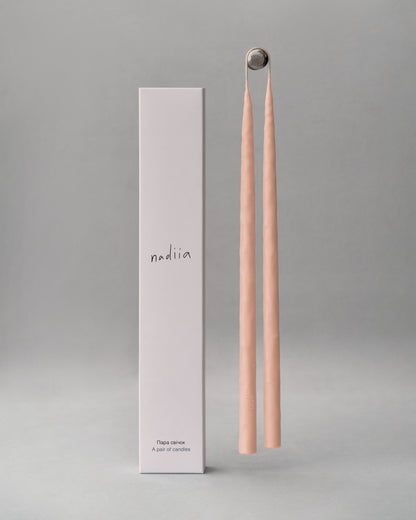 Купіть виріб ручної роботи Two candles set "Pink Haze" від Nadiia World. Ідеальний вибір для додавання вишуканості та шарму до вашого житлового простору або колекції особистих аксесуарів.