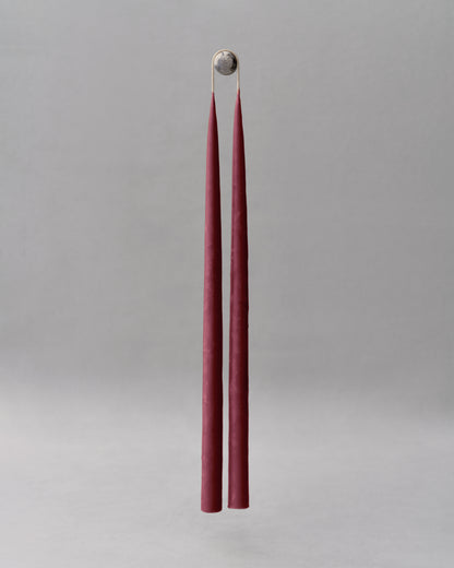 Купіть виріб ручної роботи Two candles set "Burgundy" від Nadiia World. Ідеальний вибір для додавання вишуканості та шарму до вашого житлового простору або колекції особистих аксесуарів.