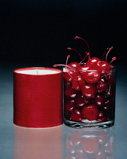 Купіть виріб ручної роботи Cherry Sweets Scented Candle від Nadiia World. Ідеальний вибір для додавання вишуканості та шарму до вашого житлового простору або колекції особистих аксесуарів.