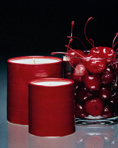 Купіть виріб ручної роботи Cherry Sweets Scented Candle від Nadiia World. Ідеальний вибір для додавання вишуканості та шарму до вашого житлового простору або колекції особистих аксесуарів.