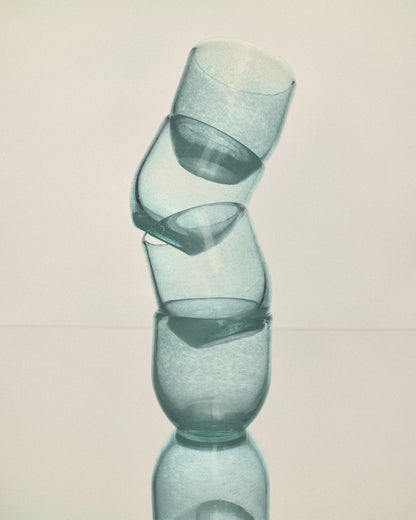 Купіть виріб ручної роботи Set 3 Hand-Blown Glass Set “Antique Well” від Nadiia World. Ідеальний вибір для додавання вишуканості та шарму до вашого житлового простору або колекції особистих аксесуарів.