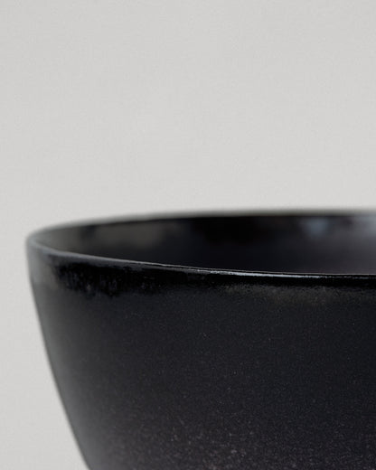 Купіть виріб ручної роботи Chawan “Dream” від Nadiia World. Ідеальний вибір для додавання вишуканості та шарму до вашого житлового простору або колекції особистих аксесуарів.