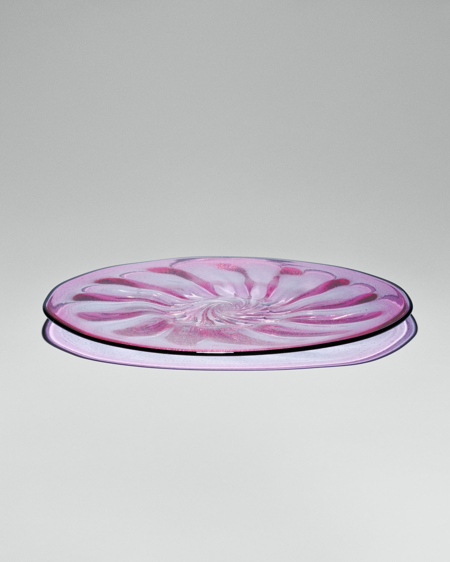 A giant hand-blown glass plate "Pink"