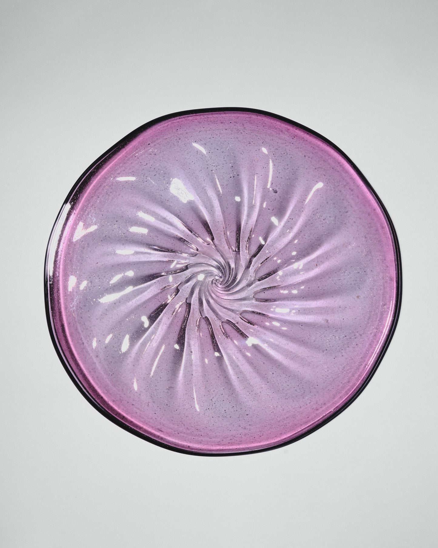 A giant hand-blown glass plate "Pink"