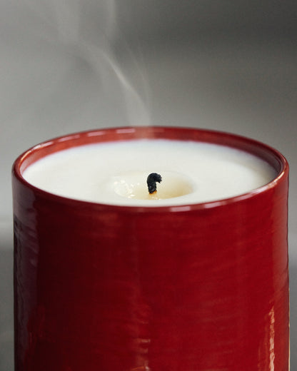 Купіть виріб ручної роботи Cherry Sweets Scented Candle від Nadiia World. Ідеальний вибір для додавання вишуканості та шарму до вашого житлового простору або колекції особистих аксесуарів.