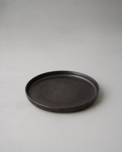 Купіть виріб ручної роботи Candle Dish від Nadiia World. Ідеальний вибір для додавання вишуканості та шарму до вашого житлового простору або колекції особистих аксесуарів.