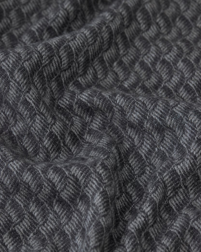 Купіть виріб ручної роботи Charcoal Wool Blanket від Nadiia World. Ідеальний вибір для додавання вишуканості та шарму до вашого житлового простору або колекції особистих аксесуарів.