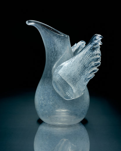 Купіть виріб ручної роботи Wings Decanter від Nadiia World. Ідеальний вибір для додавання вишуканості та шарму до вашого житлового простору або колекції особистих аксесуарів.