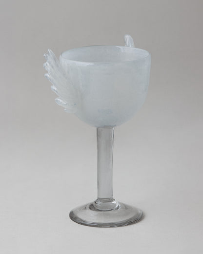 Купіть виріб ручної роботи Wings Wine Glass від Nadiia World. Ідеальний вибір для додавання вишуканості та шарму до вашого житлового простору або колекції особистих аксесуарів.