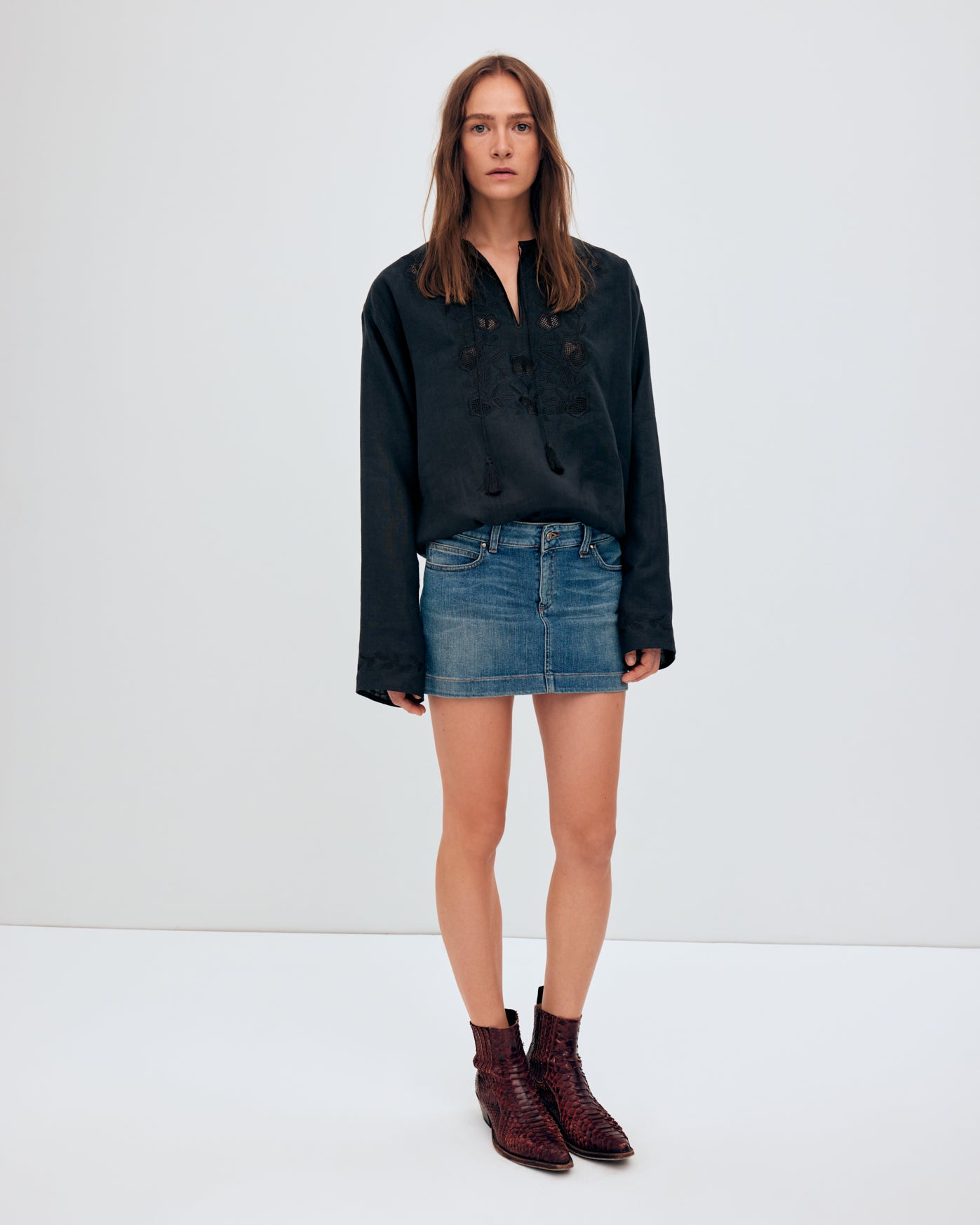 Embroidered shirt Babylon XX in Black