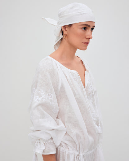 Купіть виріб ручної роботи Loose cut dress "Lisova Mavka" від Nadiia World. Ідеальний вибір для додавання вишуканості та шарму до вашого житлового простору або колекції особистих аксесуарів.