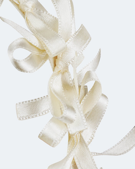 Light summer wreath "Lebidka" in Milky