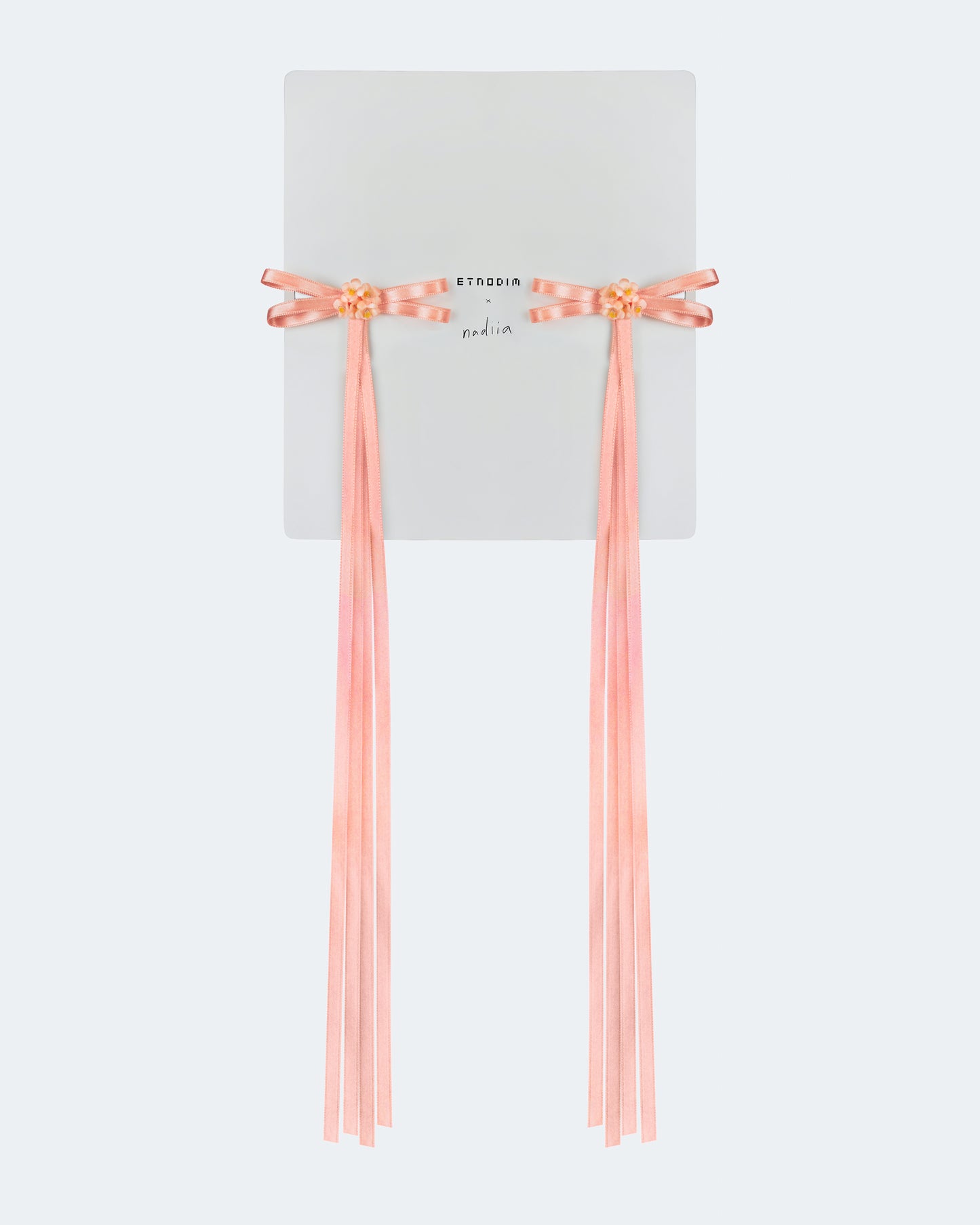 A pair of ribbons-barrettes "Tsarivna" in Peach