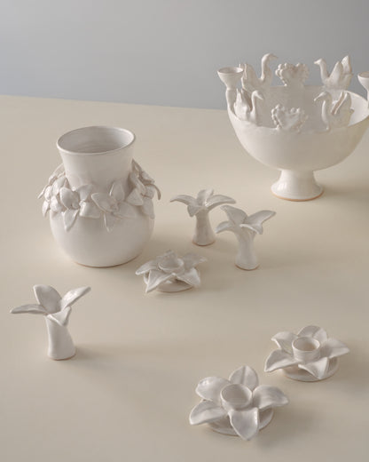 Купіть виріб ручної роботи Ceramic flower incense holder “Flower” від Nadiia World. Ідеальний вибір для додавання вишуканості та шарму до вашого житлового простору або колекції особистих аксесуарів.