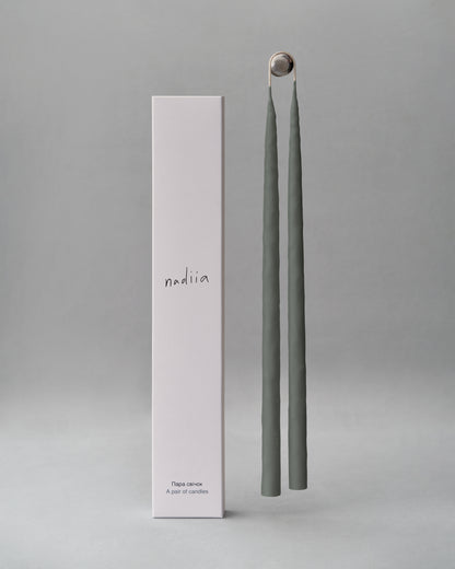 Купіть виріб ручної роботи Two candles set “Ash" від Nadiia World. Ідеальний вибір для додавання вишуканості та шарму до вашого житлового простору або колекції особистих аксесуарів.