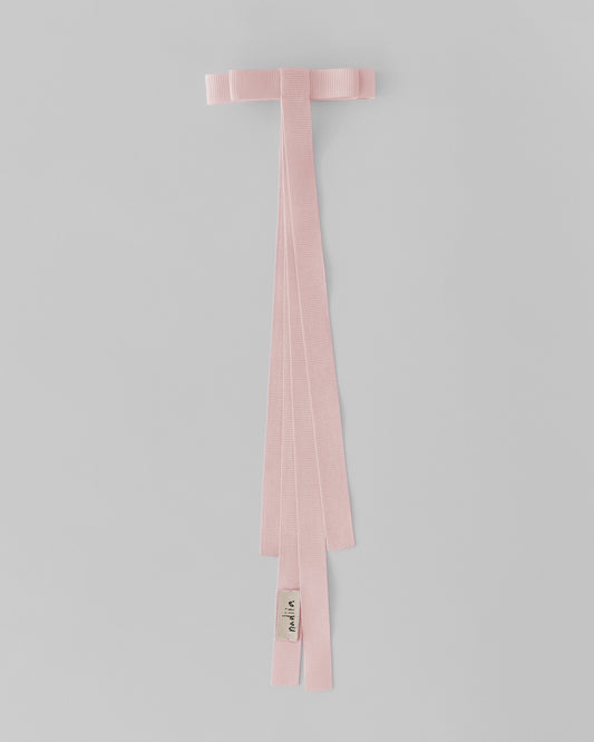 Купіть виріб ручної роботи Ribbon Barette Pink Aster Jul x Nadiia від Nadiia World. Ідеальний вибір для додавання вишуканості та шарму до вашого житлового простору або колекції особистих аксесуарів.