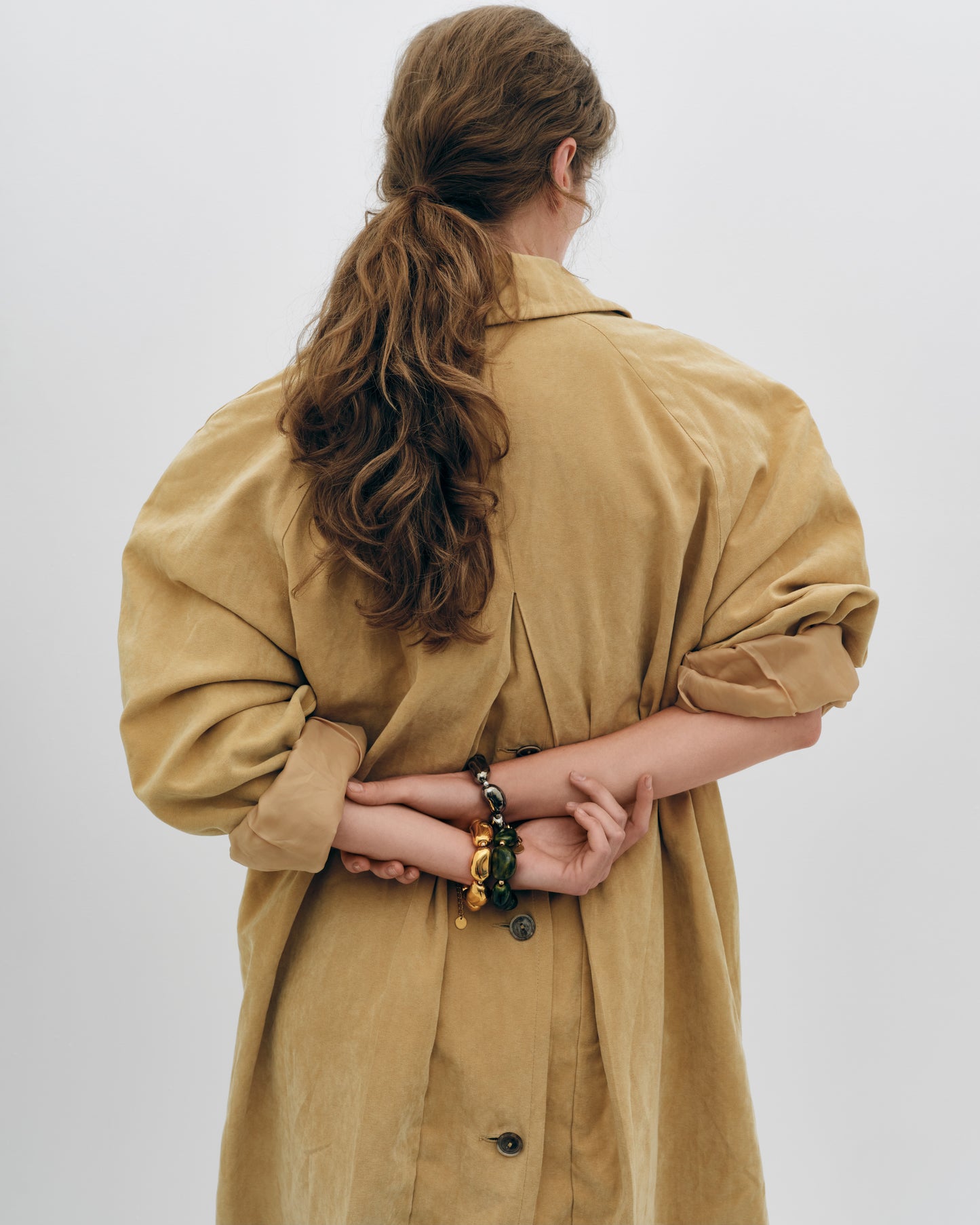 Купіть виріб ручної роботи Green «Beans» Bracelet від Nadiia World. Ідеальний вибір для додавання вишуканості та шарму до вашого житлового простору або колекції особистих аксесуарів.