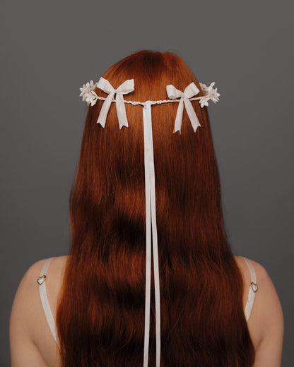 Wax Wreath “Twin Bows”