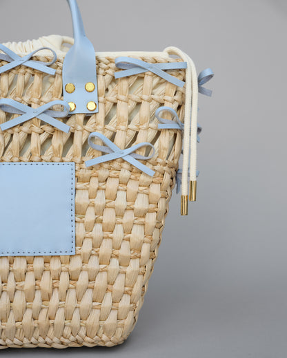 Купіть виріб ручної роботи Baby Blue Bag від Nadiia World. Ідеальний вибір для додавання вишуканості та шарму до вашого житлового простору або колекції особистих аксесуарів.
