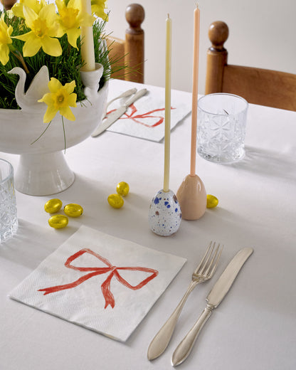 Купіть виріб ручної роботи Napkin Set "Festive Mood Bow" від Nadiia World. Ідеальний вибір для додавання вишуканості та шарму до вашого житлового простору або колекції особистих аксесуарів.